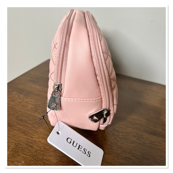 GUESS Blush Pink Quilted Makeup/Cosmetics Travel Bag 🆕 - Picture 4 of 11